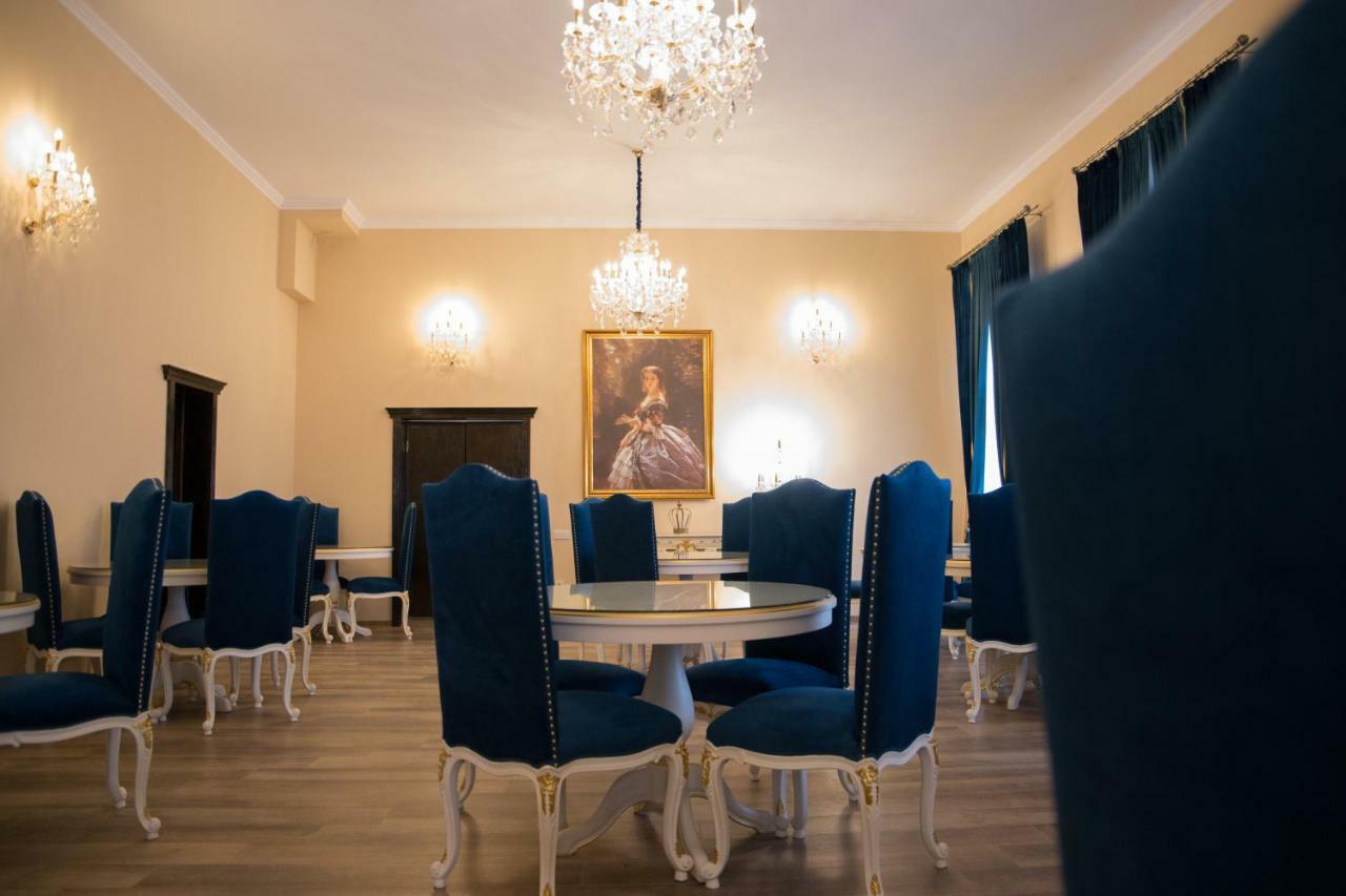 Hotel Boutique Vila Lakastel سِنايا المظهر الخارجي الصورة