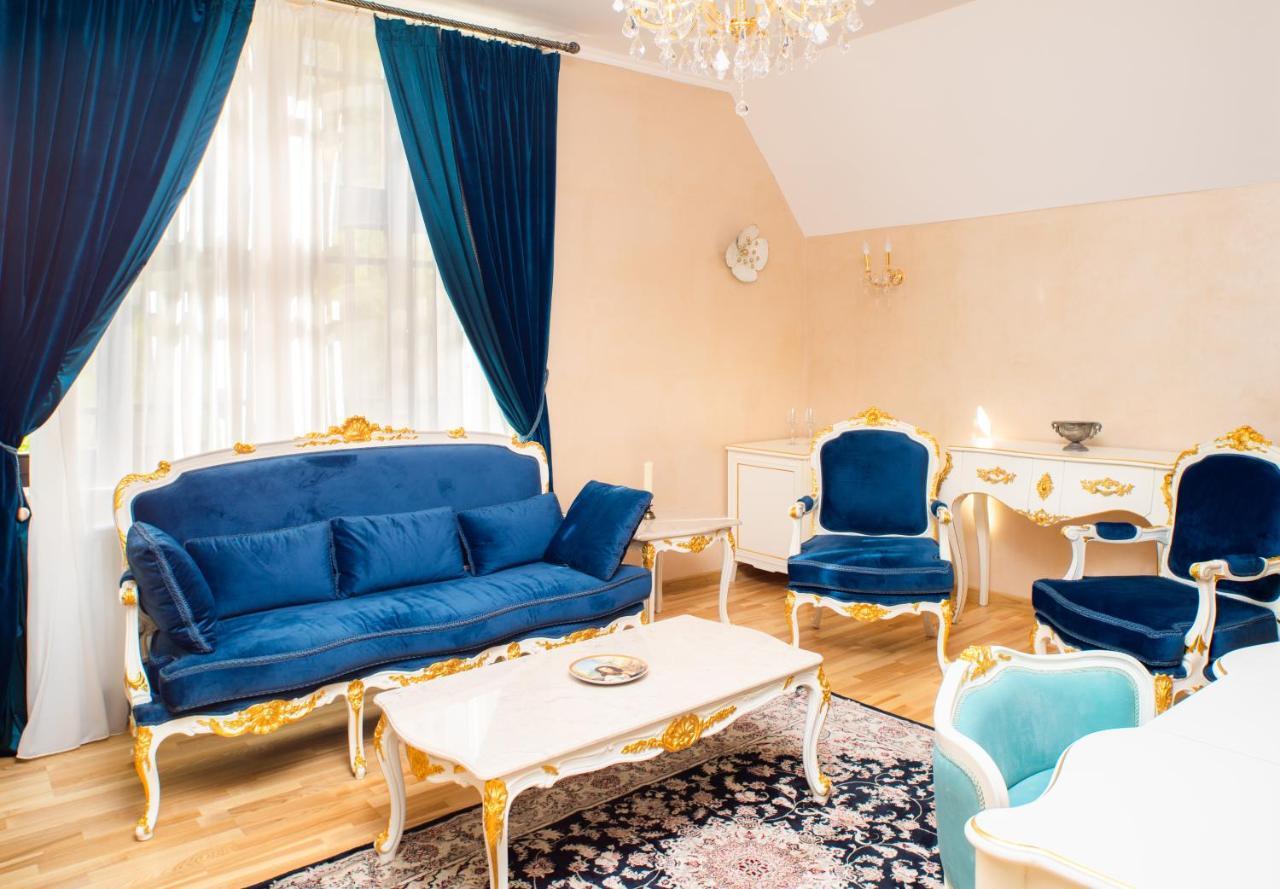 Hotel Boutique Vila Lakastel سِنايا المظهر الخارجي الصورة